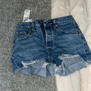 NWOT 501 Levi shorts